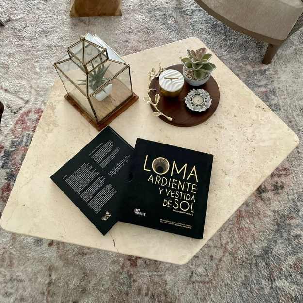 Coffee Table Book Loma Ardiente y Vestida de Sol Ilustrada